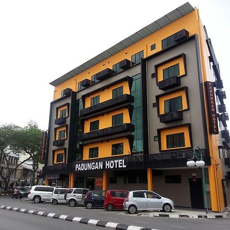 Padungan Hotel Kuching Ngoại thất bức ảnh