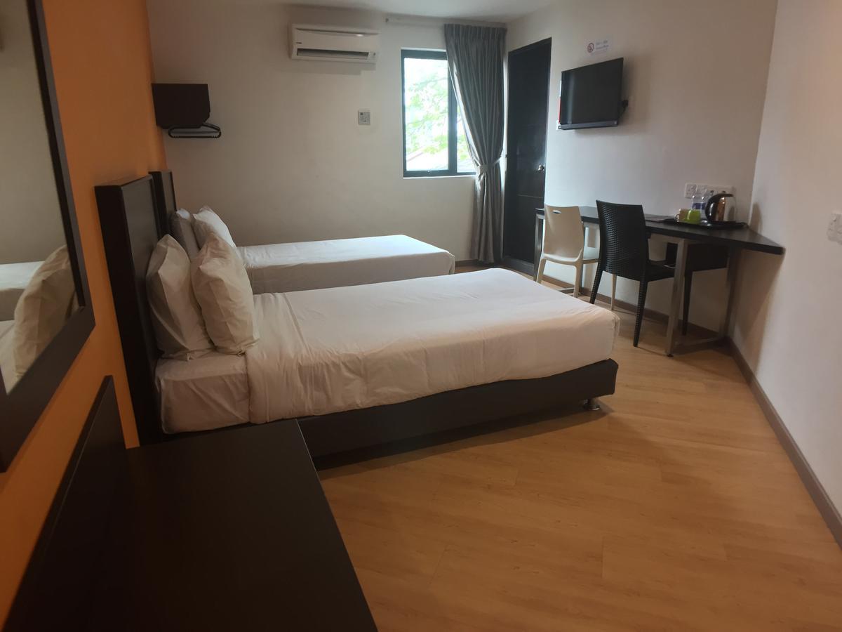 Padungan Hotel Kuching Ngoại thất bức ảnh