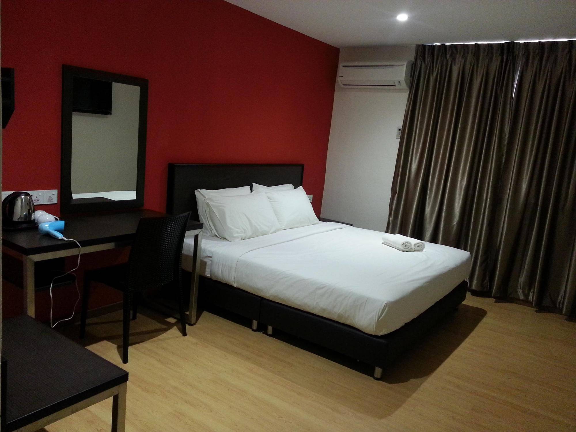 Padungan Hotel Kuching Ngoại thất bức ảnh