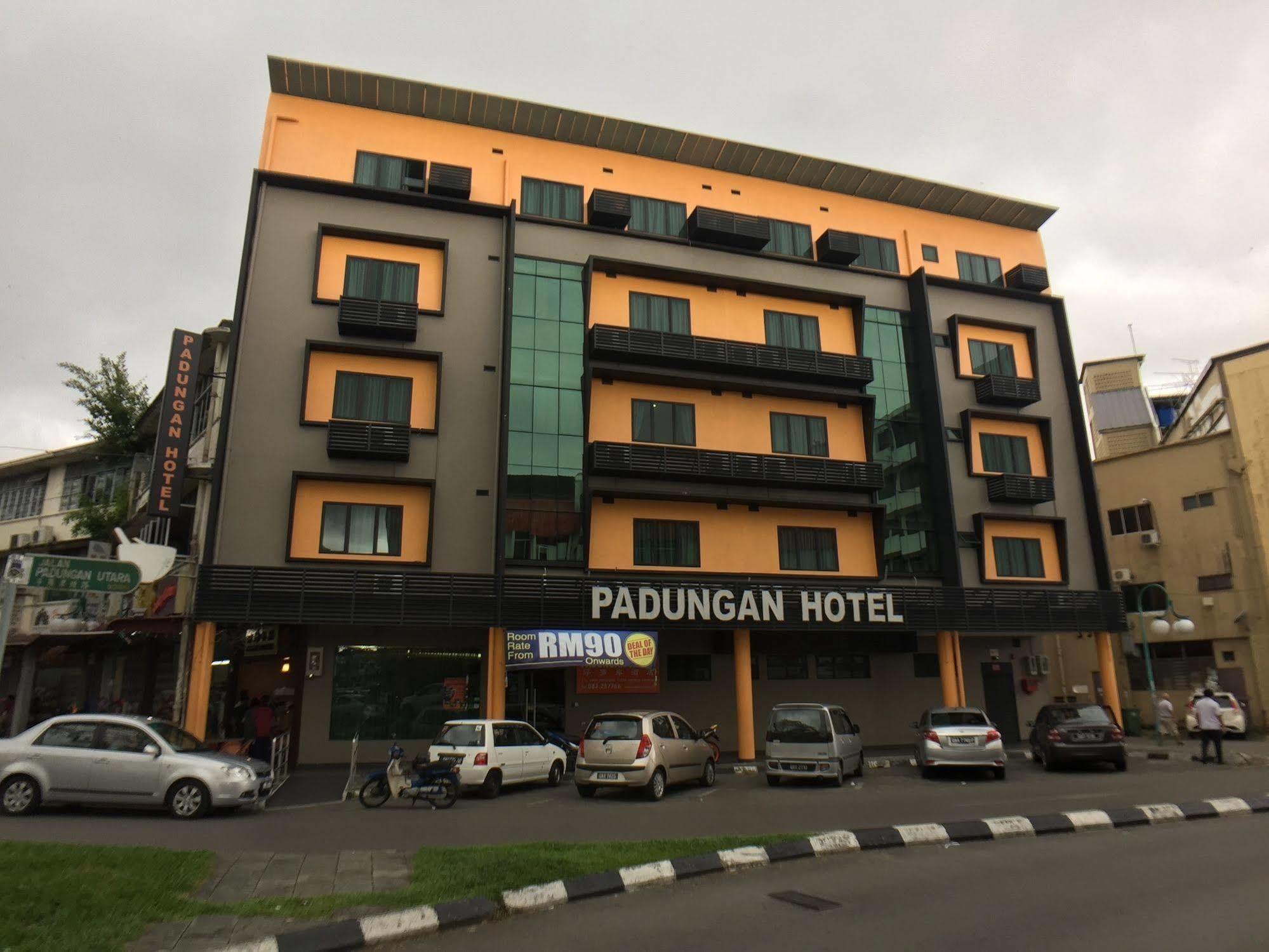 Padungan Hotel Kuching Ngoại thất bức ảnh