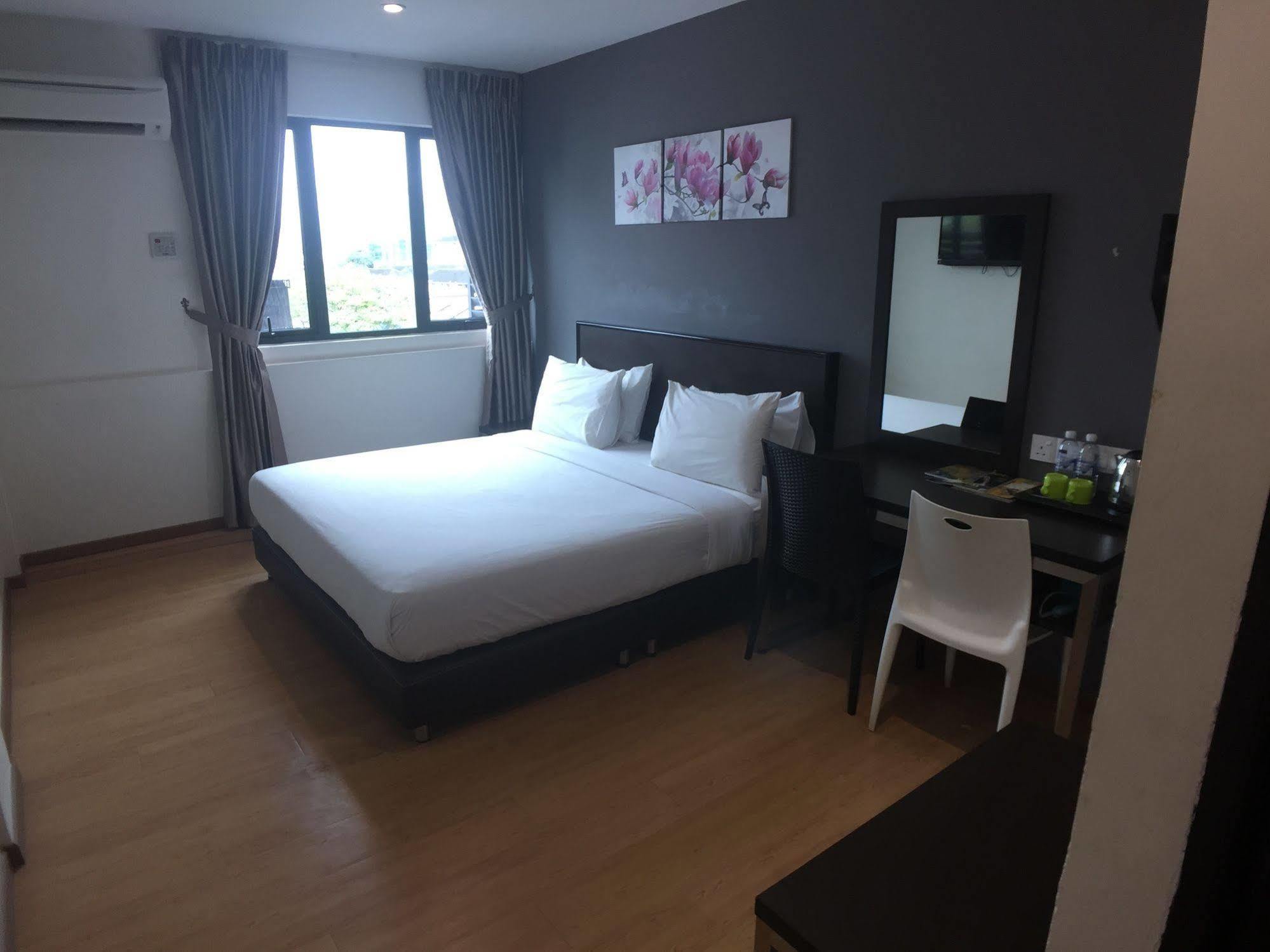 Padungan Hotel Kuching Ngoại thất bức ảnh