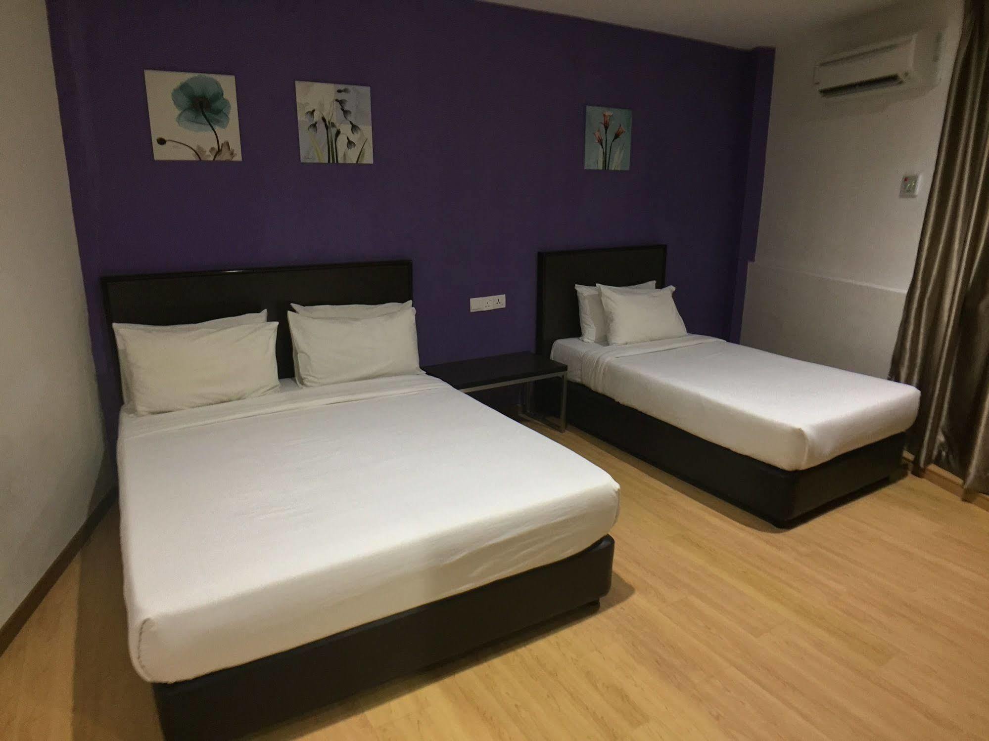 Padungan Hotel Kuching Ngoại thất bức ảnh